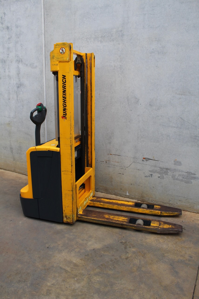 Jungheinrich EJC 212 330 ZT - آلة التكديس: صورة 4 Jungheinrich EJC 212 330 ZT - آلة التكديس: صورة 4