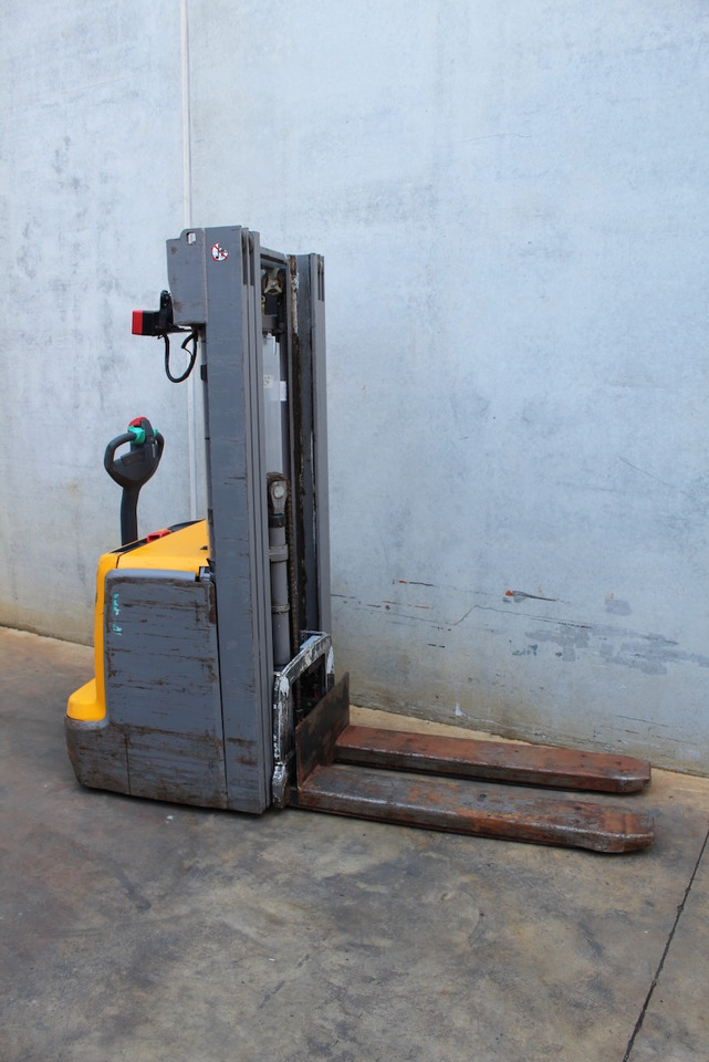 Jungheinrich EJC 214 430 DZ - آلة التكديس: صورة 4 Jungheinrich EJC 214 430 DZ - آلة التكديس: صورة 4