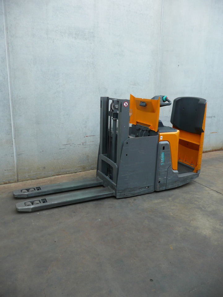 Jungheinrich ERD 220 166 ZT - آلة التكديس: صورة 2 Jungheinrich ERD 220 166 ZT - آلة التكديس: صورة 2