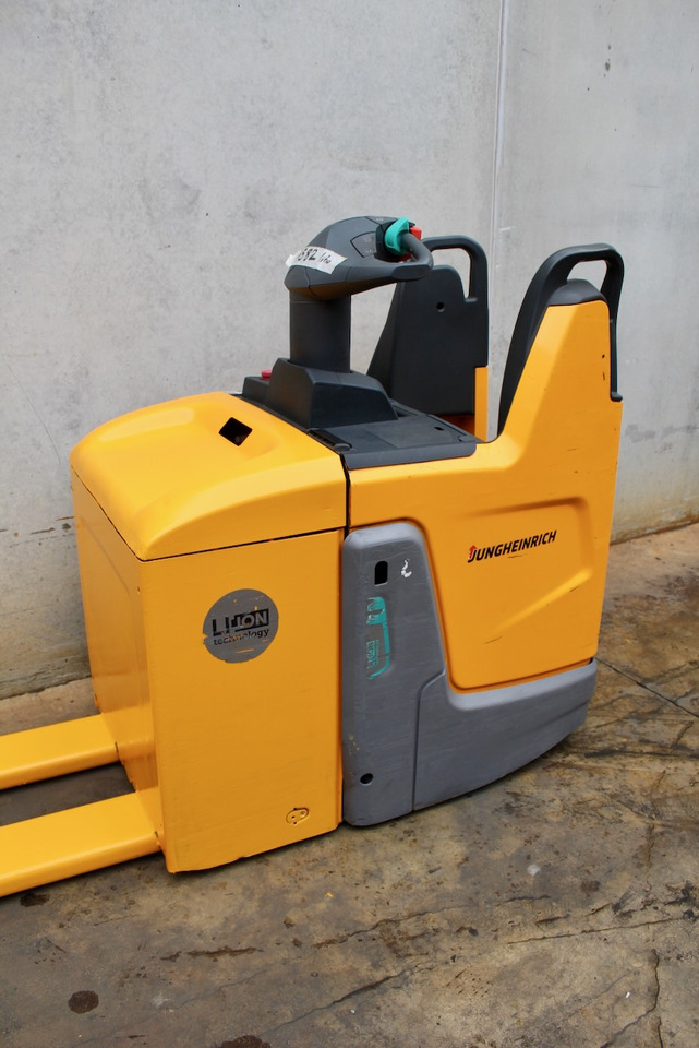 Jungheinrich ERE 125 LI-ION - شاحنة باليت: صورة 2 Jungheinrich ERE 125 LI-ION - شاحنة باليت: صورة 2