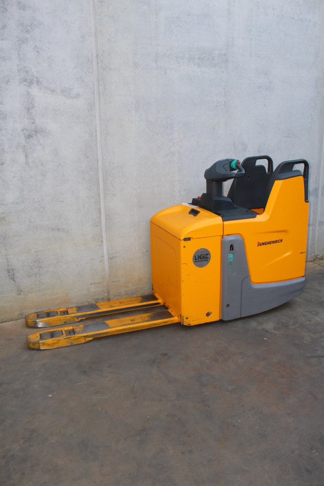 Jungheinrich ERE 225 LI-ION - شاحنة باليت: صورة 2 Jungheinrich ERE 225 LI-ION - شاحنة باليت: صورة 2