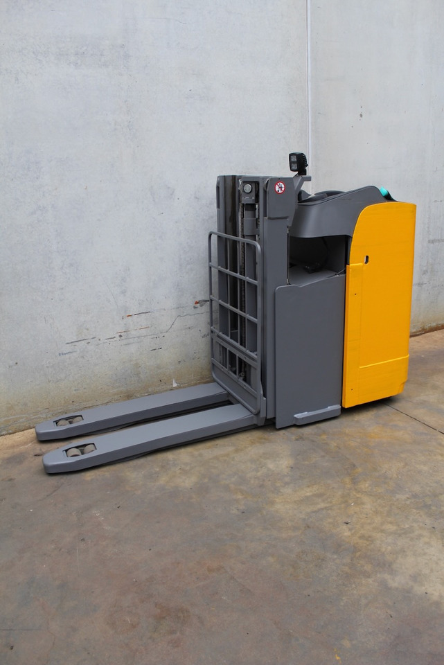Jungheinrich ESD 120 201 ZT - آلة التكديس: صورة 2 Jungheinrich ESD 120 201 ZT - آلة التكديس: صورة 2
