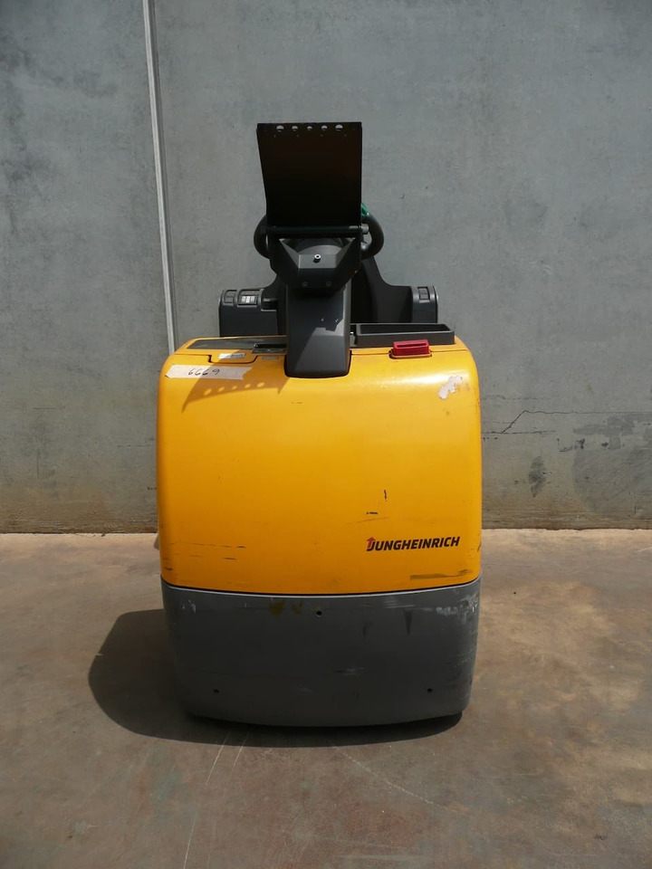Jungheinrich EZS 350 - جرار السحب الكهربائي: صورة 3 Jungheinrich EZS 350 - جرار السحب الكهربائي: صورة 3