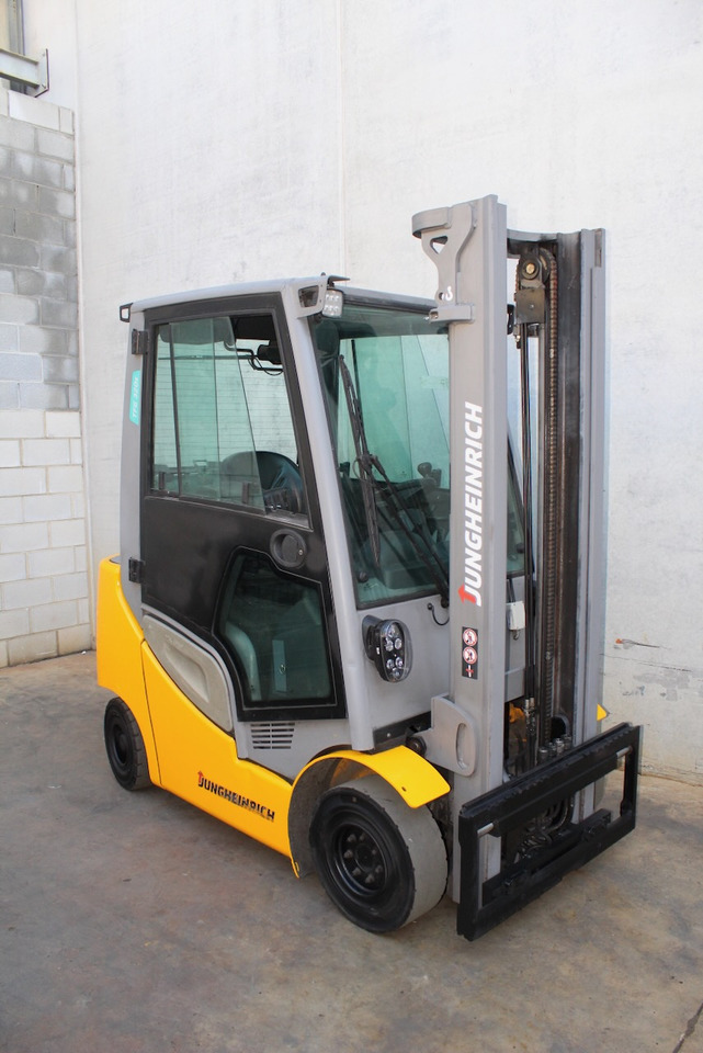 Jungheinrich TFG 320s 350 ZT - رافعة شوكية تعمل بالغاز: صورة 1 Jungheinrich TFG 320s 350 ZT - رافعة شوكية تعمل بالغاز: صورة 1