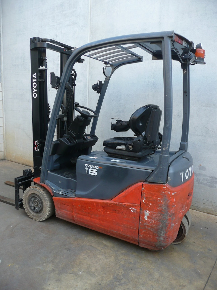 Toyota 8FBE16T - رافعة شوكية كهربائية: صورة 4 Toyota 8FBE16T - رافعة شوكية كهربائية: صورة 4