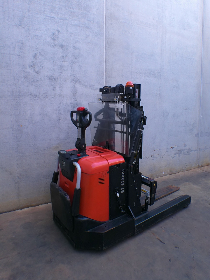 Toyota SPE 120 XR - آلة التكديس: صورة 3 Toyota SPE 120 XR - آلة التكديس: صورة 3