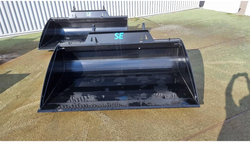 SE Equipment / Planeringsskopa / 2200 / 2400/ 2500 - بكت - آلات البناء: صورة 5 SE Equipment / Planeringsskopa / 2200 / 2400/ 2500 - بكت - آلات البناء: صورة 5