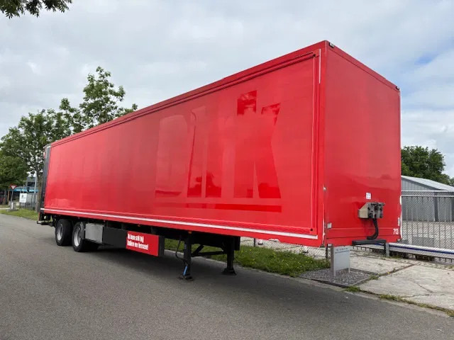 Vogelzang Closed box steering axle 2.5 ton taillift set batteries - نصف مقطورة صندوق مغلق: صورة 3 Vogelzang Closed box steering axle 2.5 ton taillift set batteries - نصف مقطورة صندوق مغلق: صورة 3
