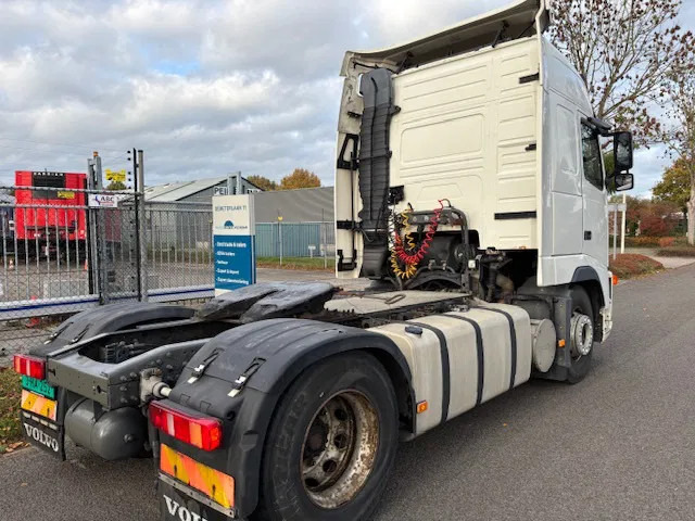 Volvo FH 12.420 E3 4x2T Globetrotter 720.000km!! Analog tacho MOT 06-2026 Tipper - WF hydr. - وحدة جر: صورة 5 Volvo FH 12.420 E3 4x2T Globetrotter 720.000km!! Analog tacho MOT 06-2026 Tipper - WF hydr. - وحدة جر: صورة 5