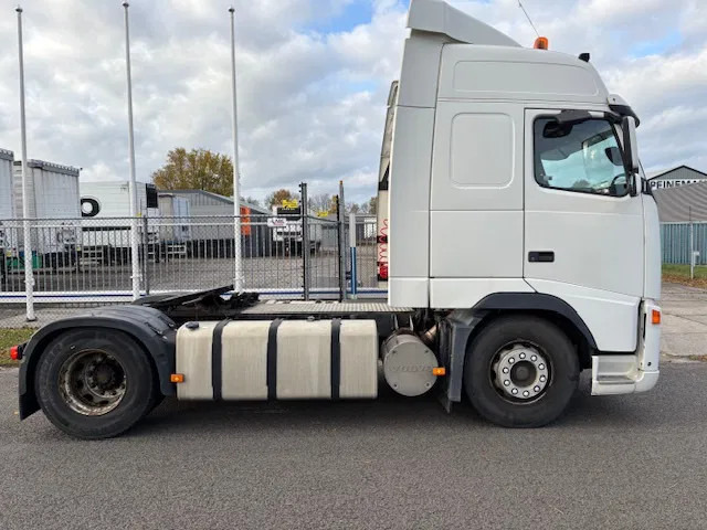 Volvo FH 12.420 E3 4x2T Globetrotter 720.000km!! Analog tacho MOT 06-2026 Tipper - WF hydr. - وحدة جر: صورة 4 Volvo FH 12.420 E3 4x2T Globetrotter 720.000km!! Analog tacho MOT 06-2026 Tipper - WF hydr. - وحدة جر: صورة 4