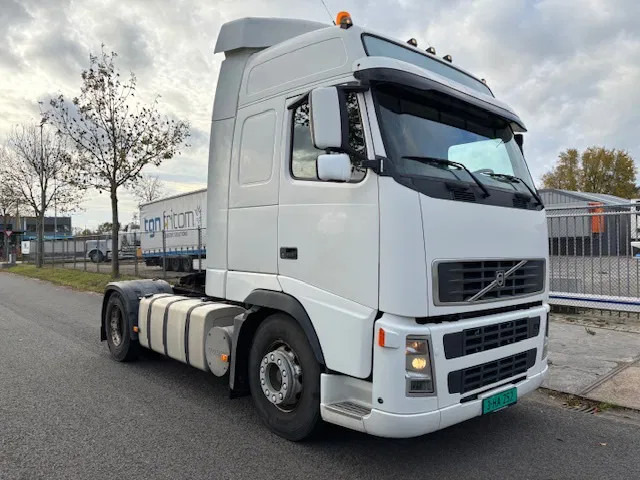 Volvo FH 12.420 E3 4x2T Globetrotter 720.000km!! Analog tacho MOT 06-2026 Tipper - WF hydr. - وحدة جر: صورة 3 Volvo FH 12.420 E3 4x2T Globetrotter 720.000km!! Analog tacho MOT 06-2026 Tipper - WF hydr. - وحدة جر: صورة 3