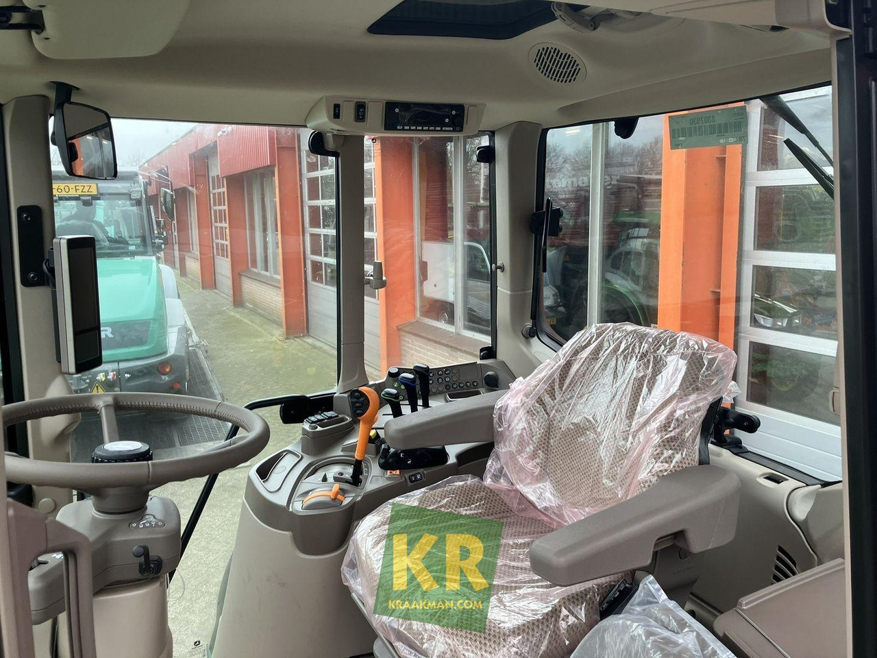 6090M John Deere  6090M John Deere: صورة 12