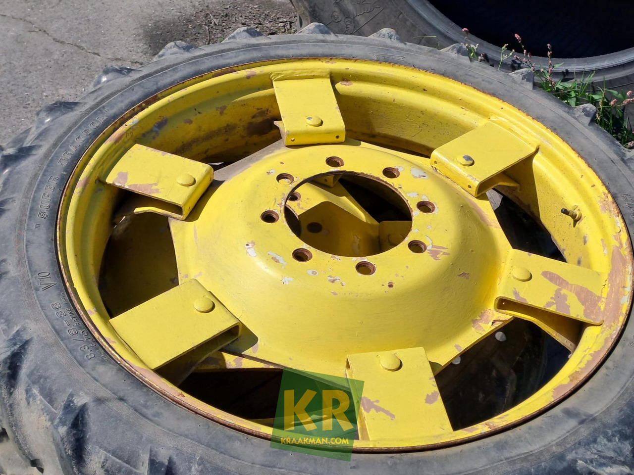 8.3/8R36 (x2) John Deere - عجلات - الآلات الزراعية: صورة 1 8.3/8R36 (x2) John Deere - عجلات - الآلات الزراعية: صورة 1