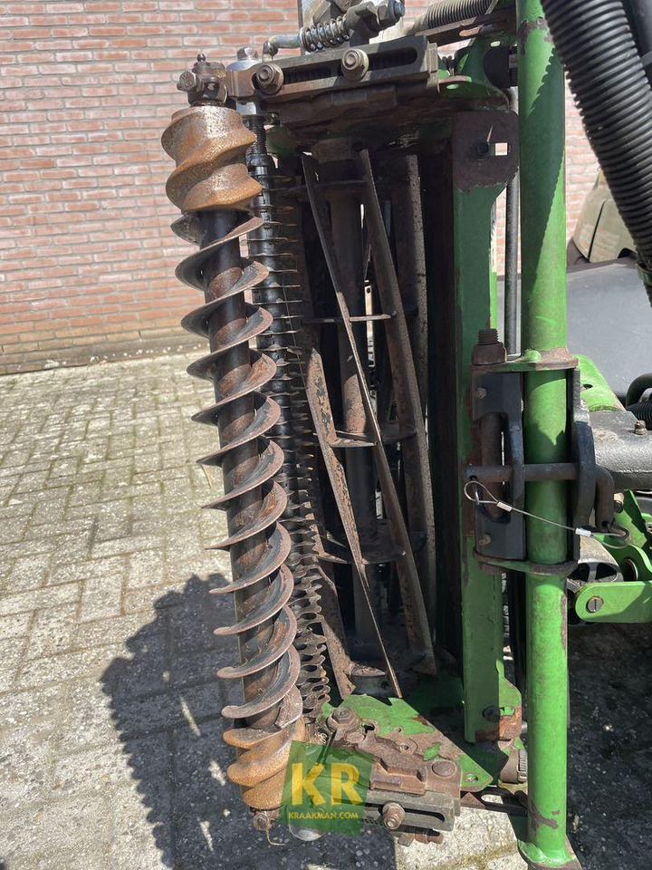 جزازة أعشاب الحدائق 8700A John Deere: صورة 9 جزازة أعشاب الحدائق 8700A John Deere: صورة 9