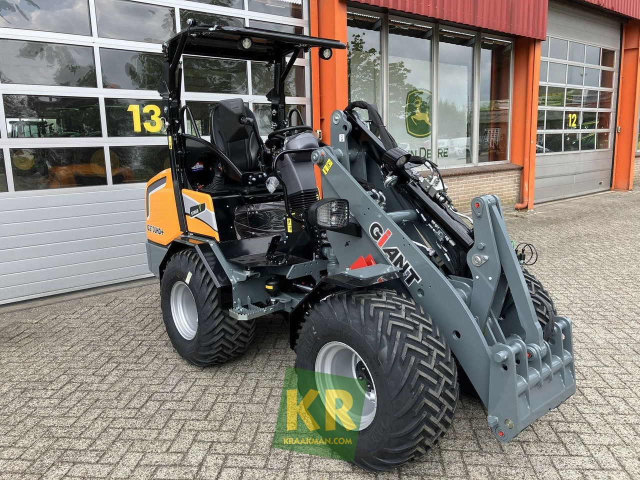 G2700 HD Giant - لودر مفصلي صغير: صورة 2 G2700 HD Giant - لودر مفصلي صغير: صورة 2