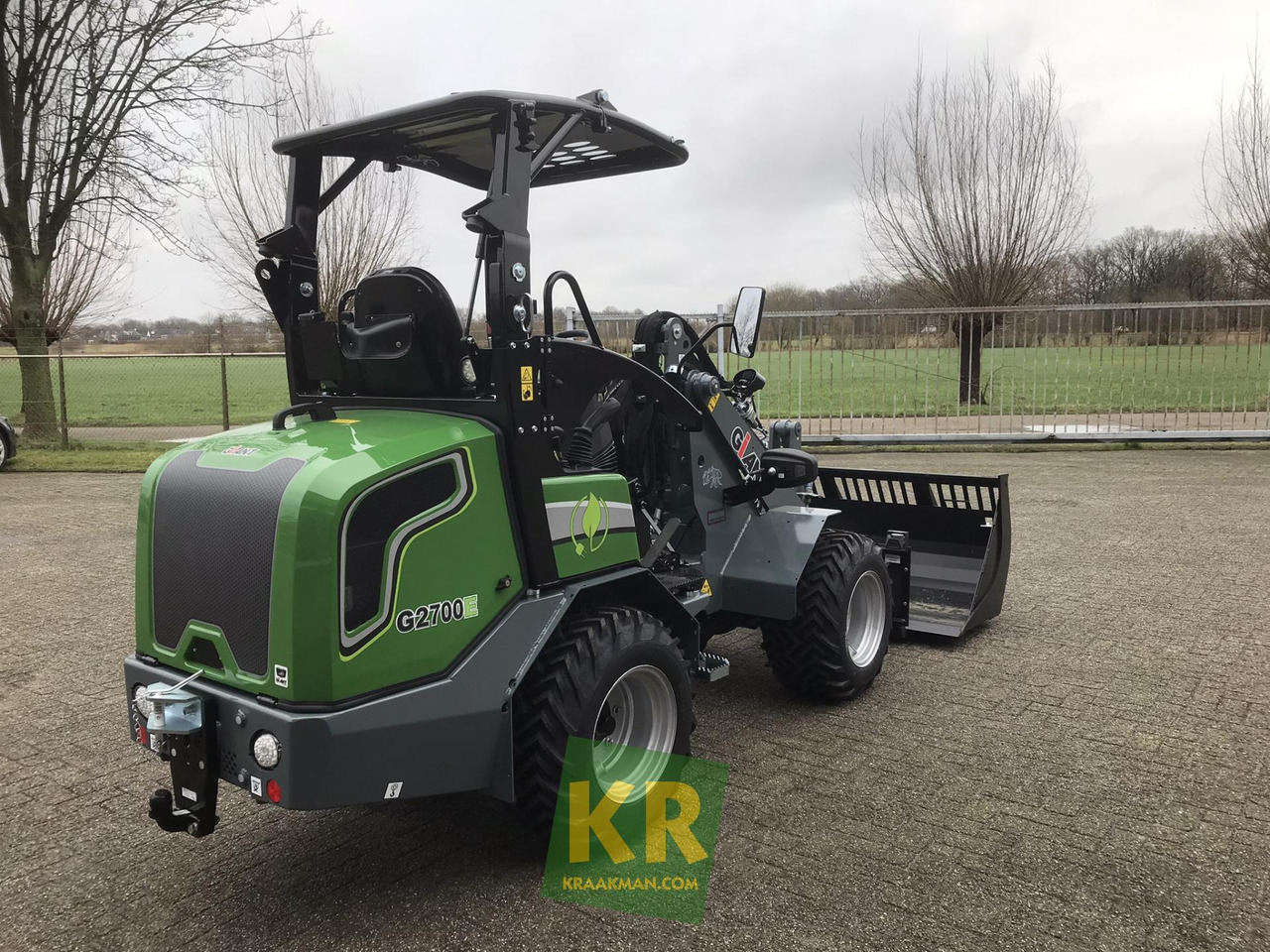 G2700E Giant - لودر مفصلي صغير: صورة 4 G2700E Giant - لودر مفصلي صغير: صورة 4