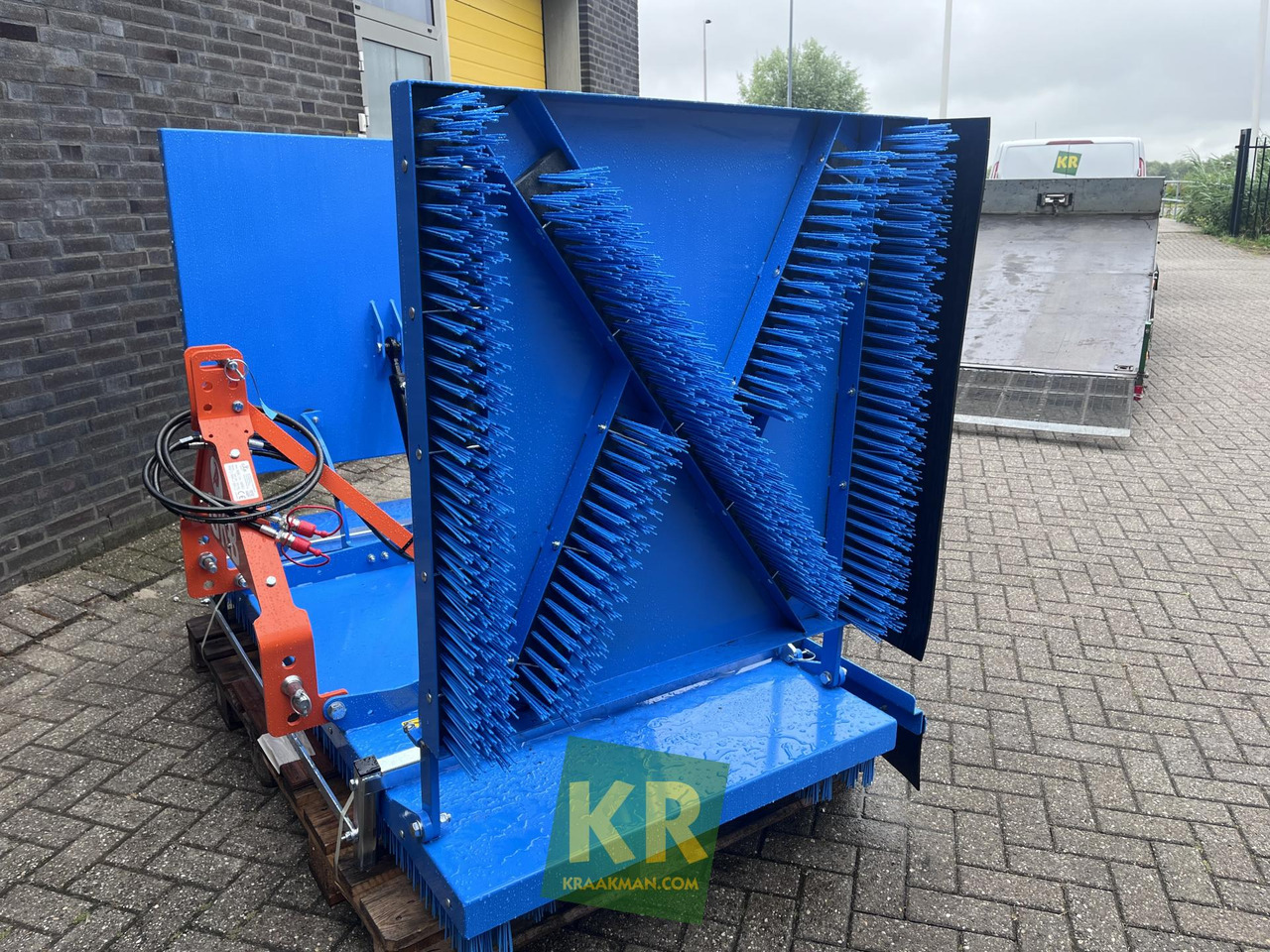 GKB Brush  - مكنسة - آلية المنفعة/ مركبة خاصة: صورة 3 GKB Brush  - مكنسة - آلية المنفعة/ مركبة خاصة: صورة 3