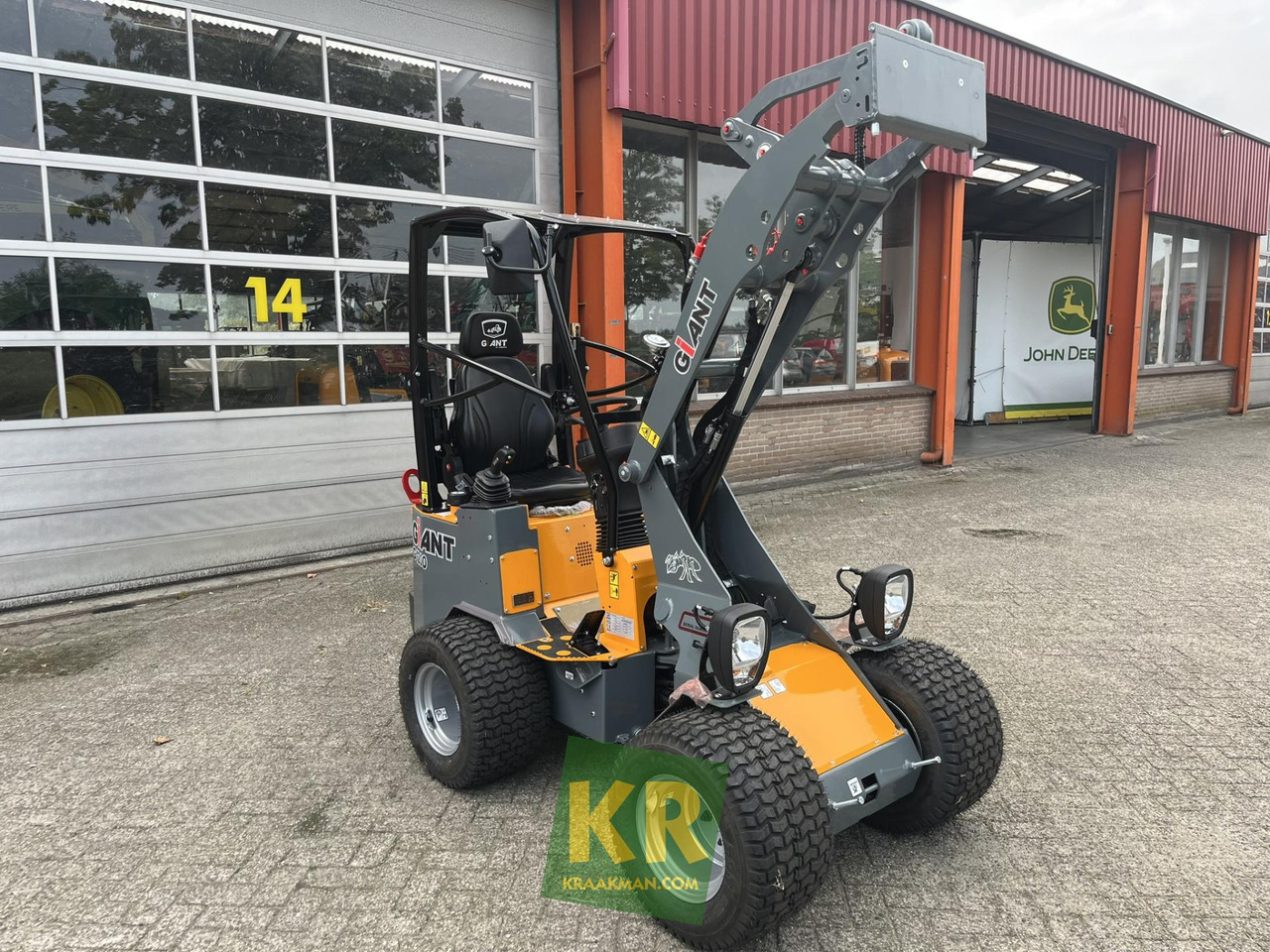 Giant G1200 - لودر مفصلي صغير: صورة 3 Giant G1200 - لودر مفصلي صغير: صورة 3