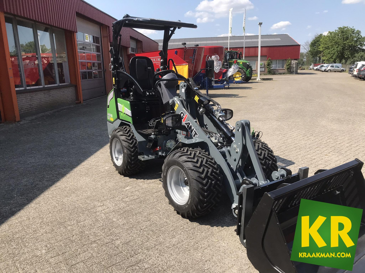 Giant G2200E - لودر مفصلي صغير: صورة 2 Giant G2200E - لودر مفصلي صغير: صورة 2