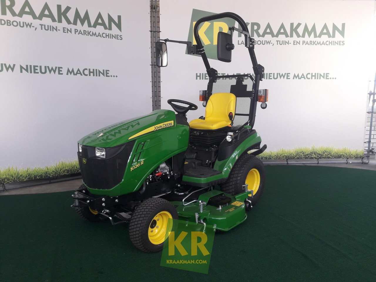 John Deere 1026R - جرار صغير: صورة 1 John Deere 1026R - جرار صغير: صورة 1