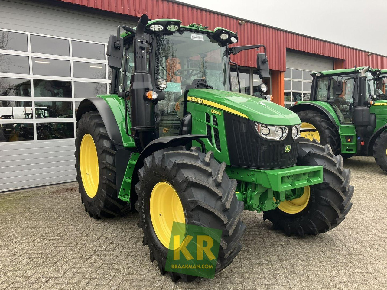 John Deere 6100M - جرار: صورة 2 John Deere 6100M - جرار: صورة 2