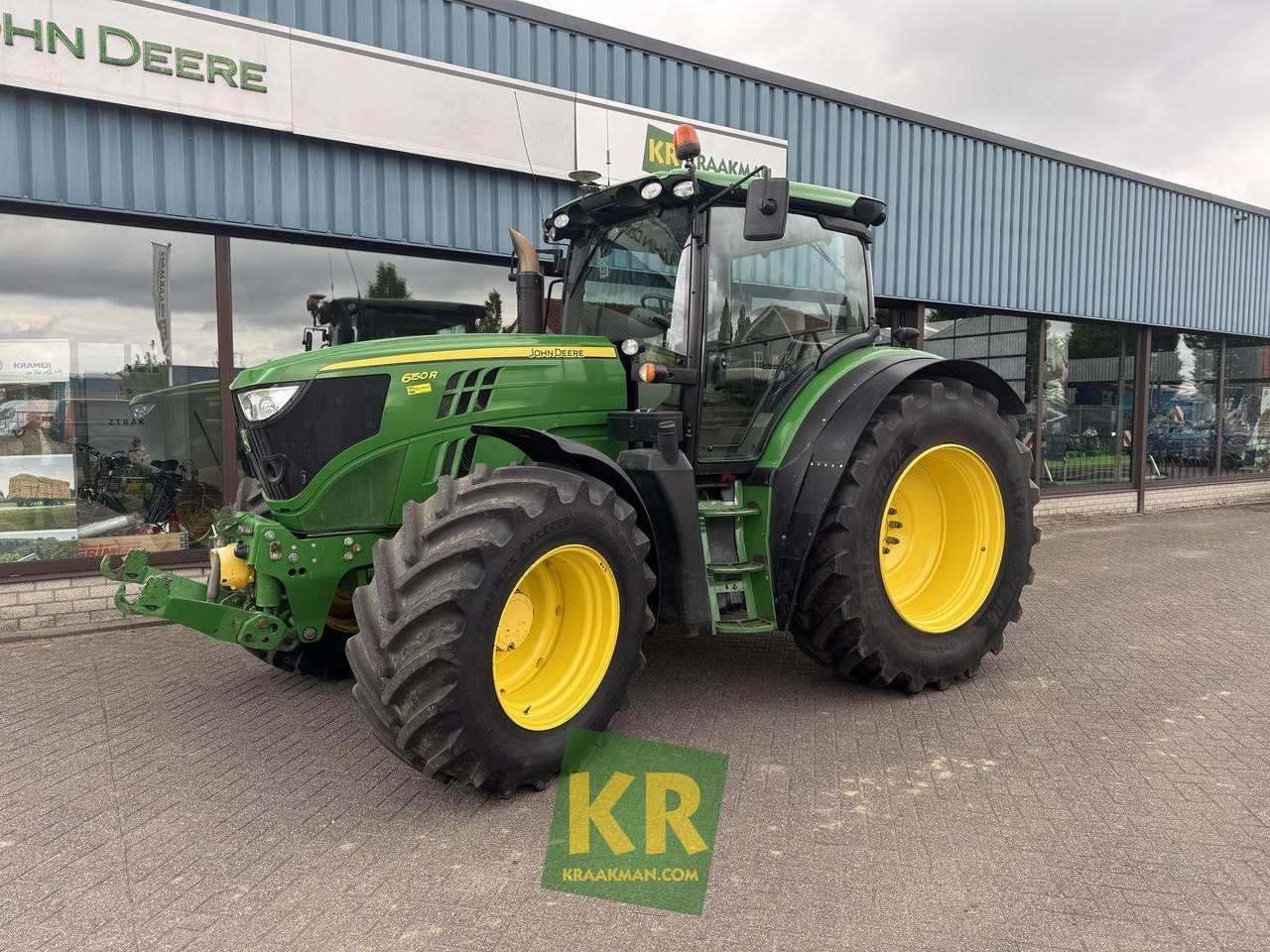 John Deere 6150R - جرار: صورة 1 John Deere 6150R - جرار: صورة 1