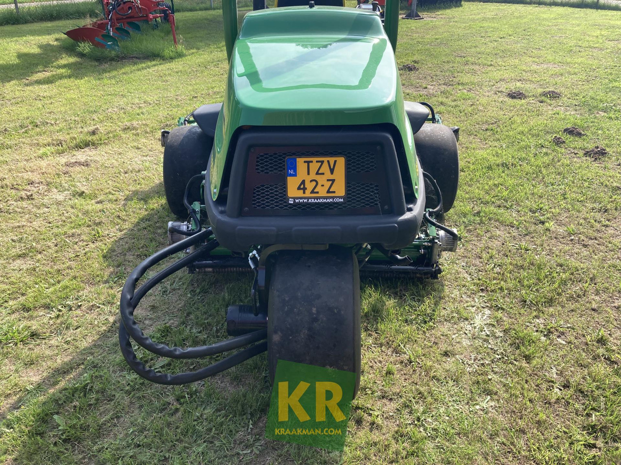John Deere 8000A E-CUT - جزازة أعشاب الحدائق: صورة 5 John Deere 8000A E-CUT - جزازة أعشاب الحدائق: صورة 5