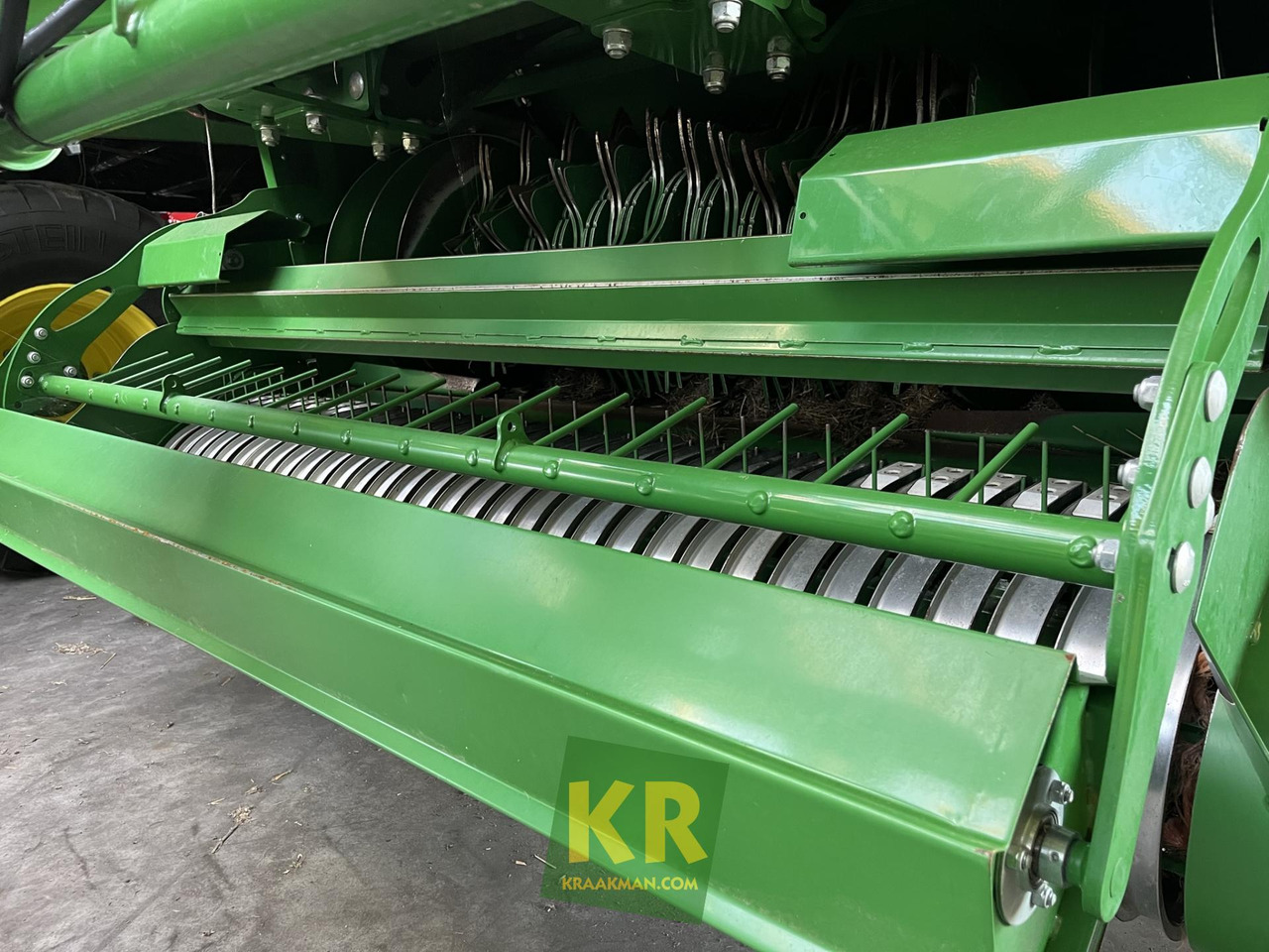 John Deere L624 - مكبس البالات المستطيله: صورة 5 John Deere L624 - مكبس البالات المستطيله: صورة 5