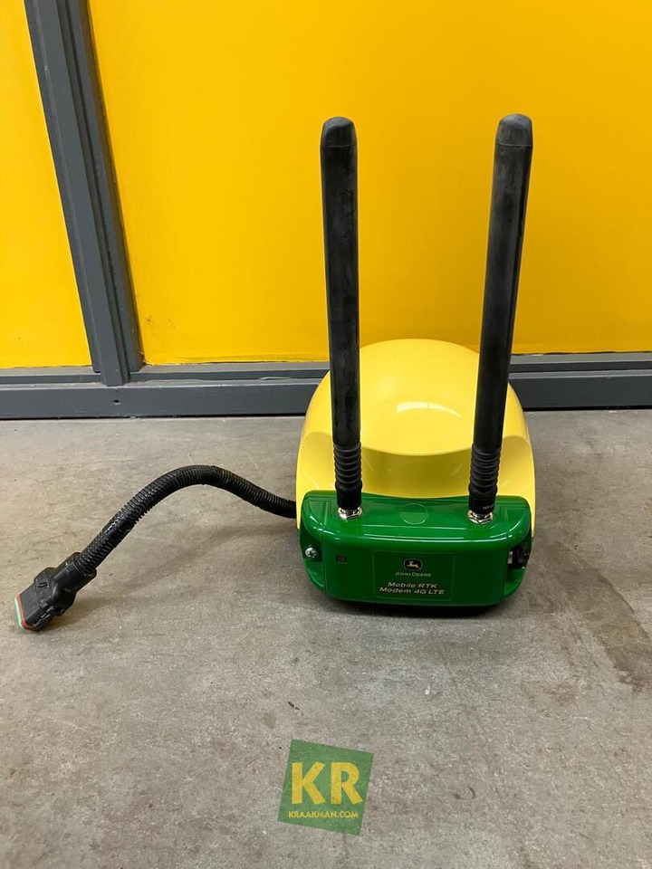 John Deere Starfire 6000 ontvanger - نظام ملاحة - الآلات الزراعية: صورة 2 John Deere Starfire 6000 ontvanger - نظام ملاحة - الآلات الزراعية: صورة 2