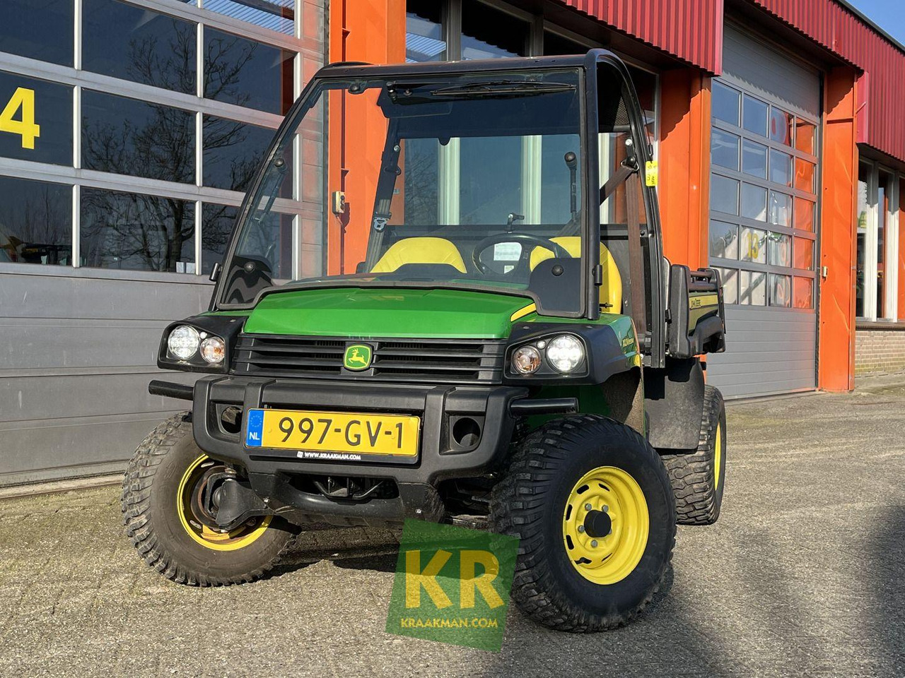 John Deere XUV855M - مركبة لجميع التضاريس: صورة 2 John Deere XUV855M - مركبة لجميع التضاريس: صورة 2