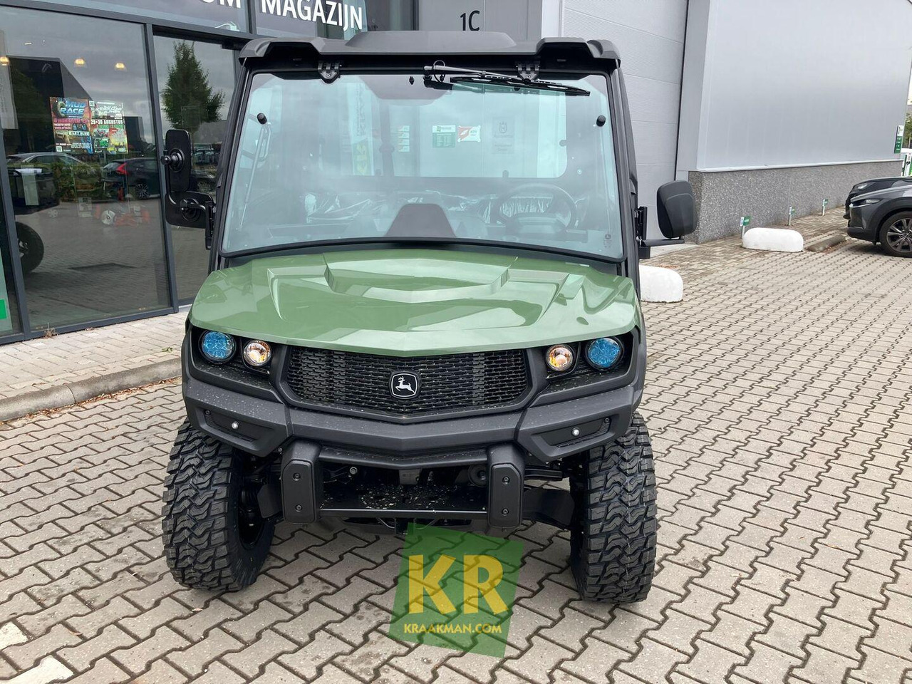 John Deere XUV875M - مركبة لجميع التضاريس: صورة 5 John Deere XUV875M - مركبة لجميع التضاريس: صورة 5