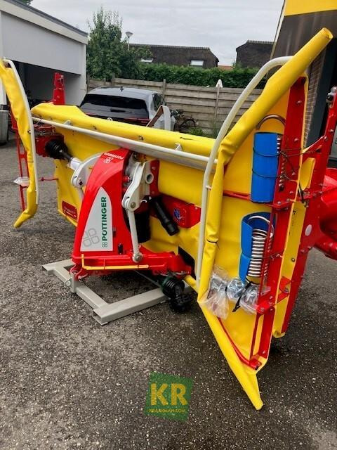Novacat F3100 Pottinger - جزازة أعشاب الحدائق: صورة 1 Novacat F3100 Pottinger - جزازة أعشاب الحدائق: صورة 1