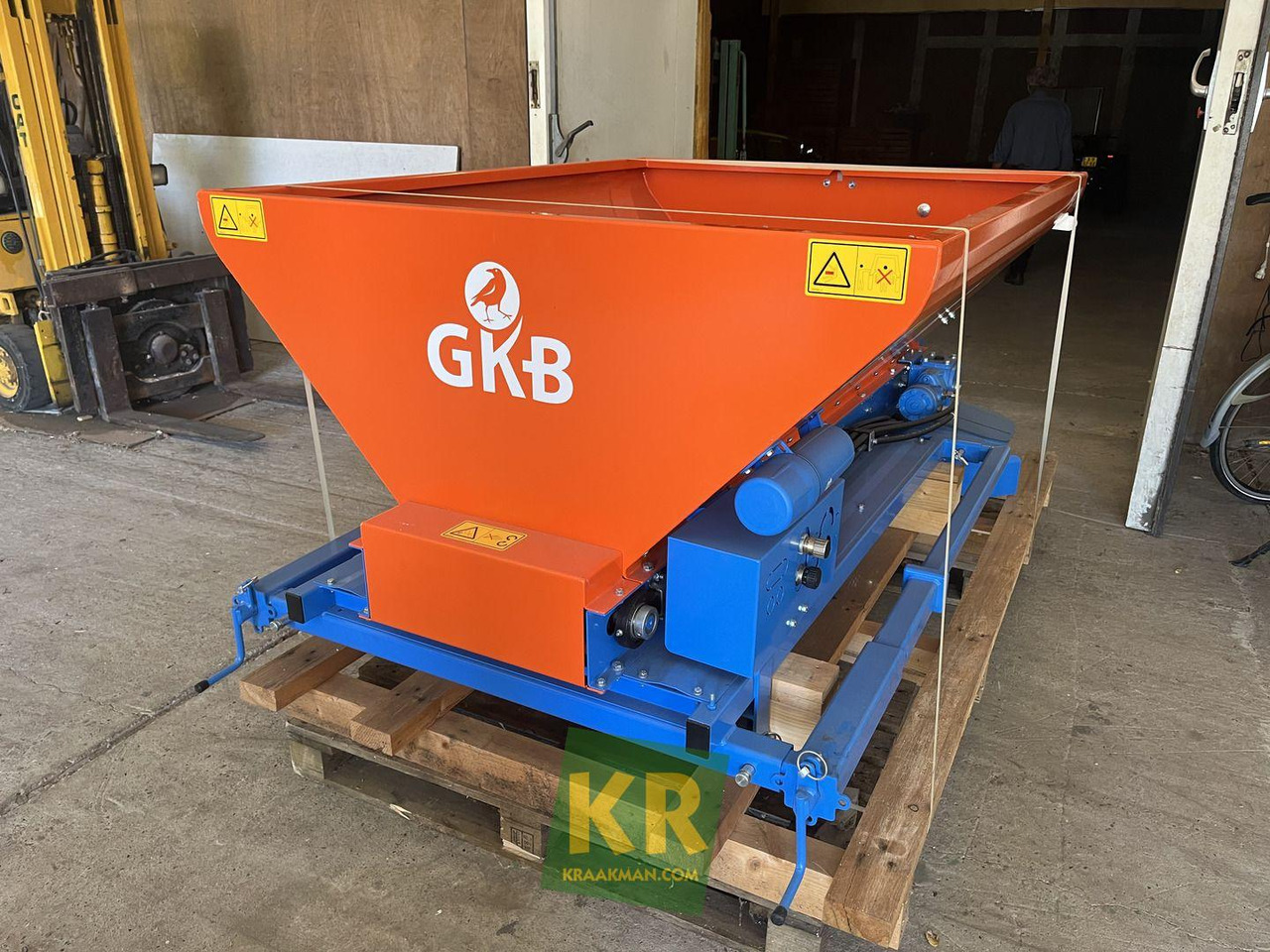 Sandspreader GKB  - مفرشة الرمل/ الملح: صورة 2 Sandspreader GKB  - مفرشة الرمل/ الملح: صورة 2