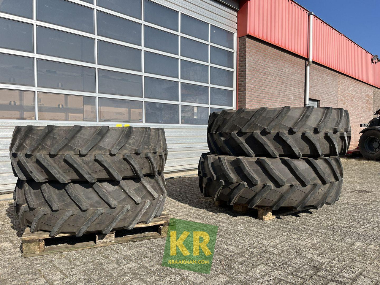 Trelleborg Banden Trelleborg - عجلات - الآلات الزراعية: صورة 1 Trelleborg Banden Trelleborg - عجلات - الآلات الزراعية: صورة 1