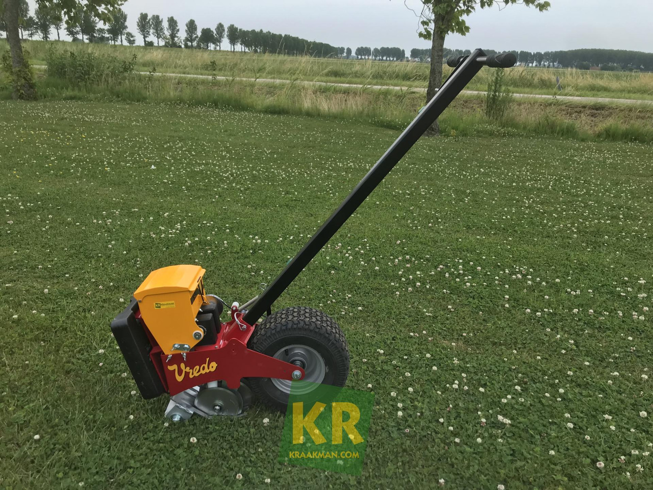 Vredo Turf Buddy - معدات حرث التربة: صورة 1 Vredo Turf Buddy - معدات حرث التربة: صورة 1