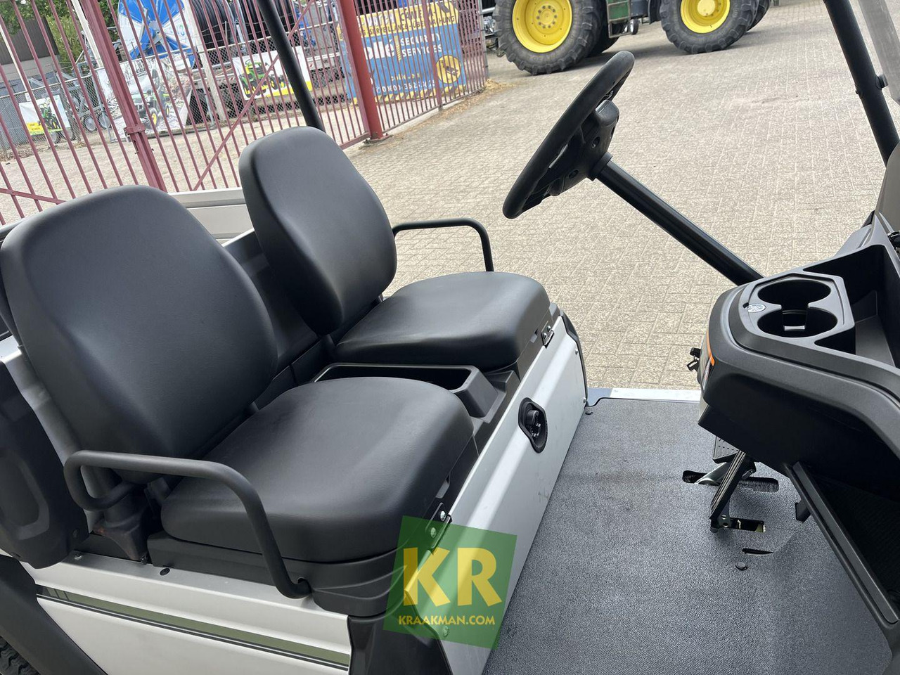 Yamaha UMX 2AC - عربة الجولف: صورة 1 Yamaha UMX 2AC - عربة الجولف: صورة 1