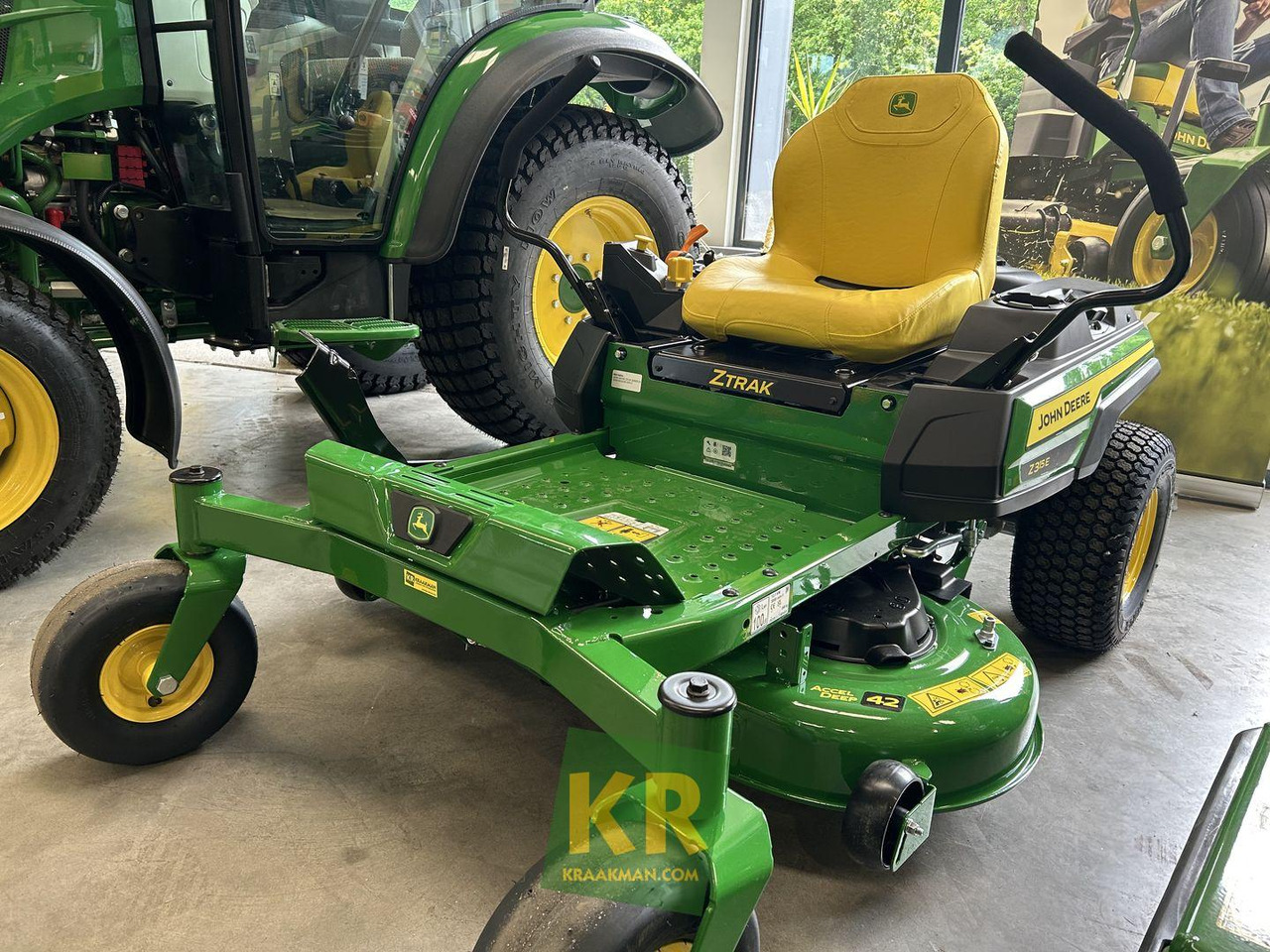 Z315E Zeroturn maaier John Deere - جزازة أعشاب الحدائق: صورة 2 Z315E Zeroturn maaier John Deere - جزازة أعشاب الحدائق: صورة 2