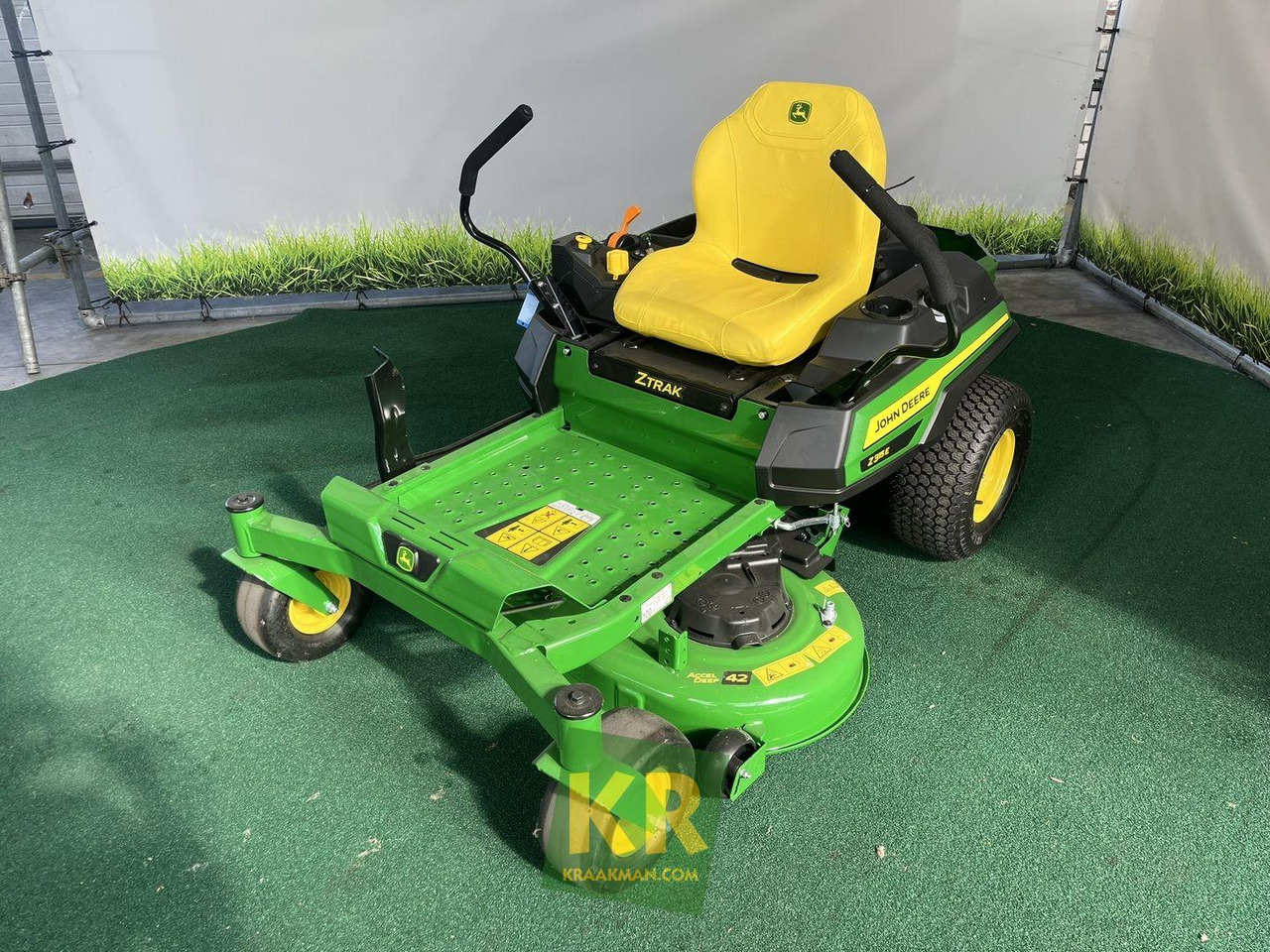 Z315E Zeroturn maaier John Deere - جزازة أعشاب الحدائق: صورة 2 Z315E Zeroturn maaier John Deere - جزازة أعشاب الحدائق: صورة 2