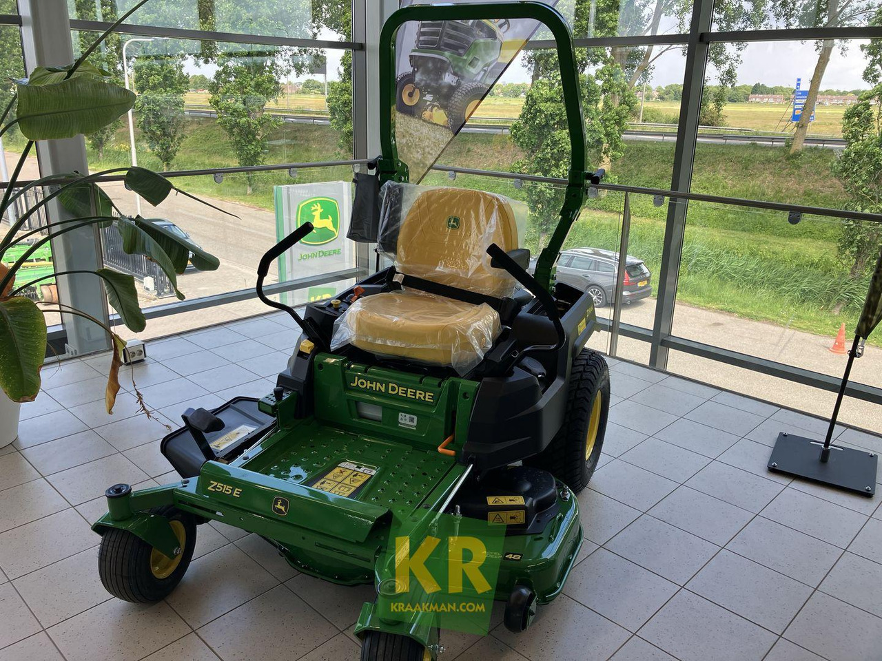 Z515E ZEROTURN John Deere - جزازة أعشاب الحدائق: صورة 5 Z515E ZEROTURN John Deere - جزازة أعشاب الحدائق: صورة 5