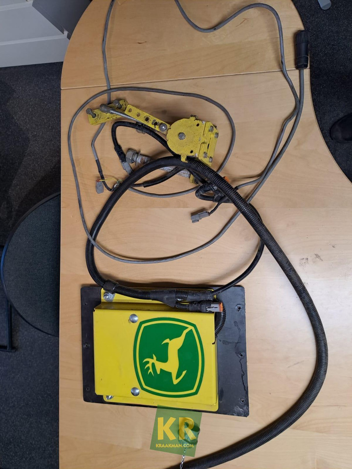ISteer hardware John Deere - النظام الكهربائي - الآلات الزراعية: صورة 1 ISteer hardware John Deere - النظام الكهربائي - الآلات الزراعية: صورة 1