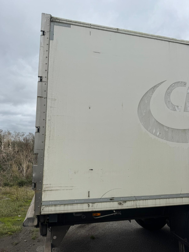 نصف مقطورة مُبرِّدة 2009 Schmitz 13.6m Fridge Trailer – CML364: صورة 23 نصف مقطورة مُبرِّدة 2009 Schmitz 13.6m Fridge Trailer – CML364: صورة 23
