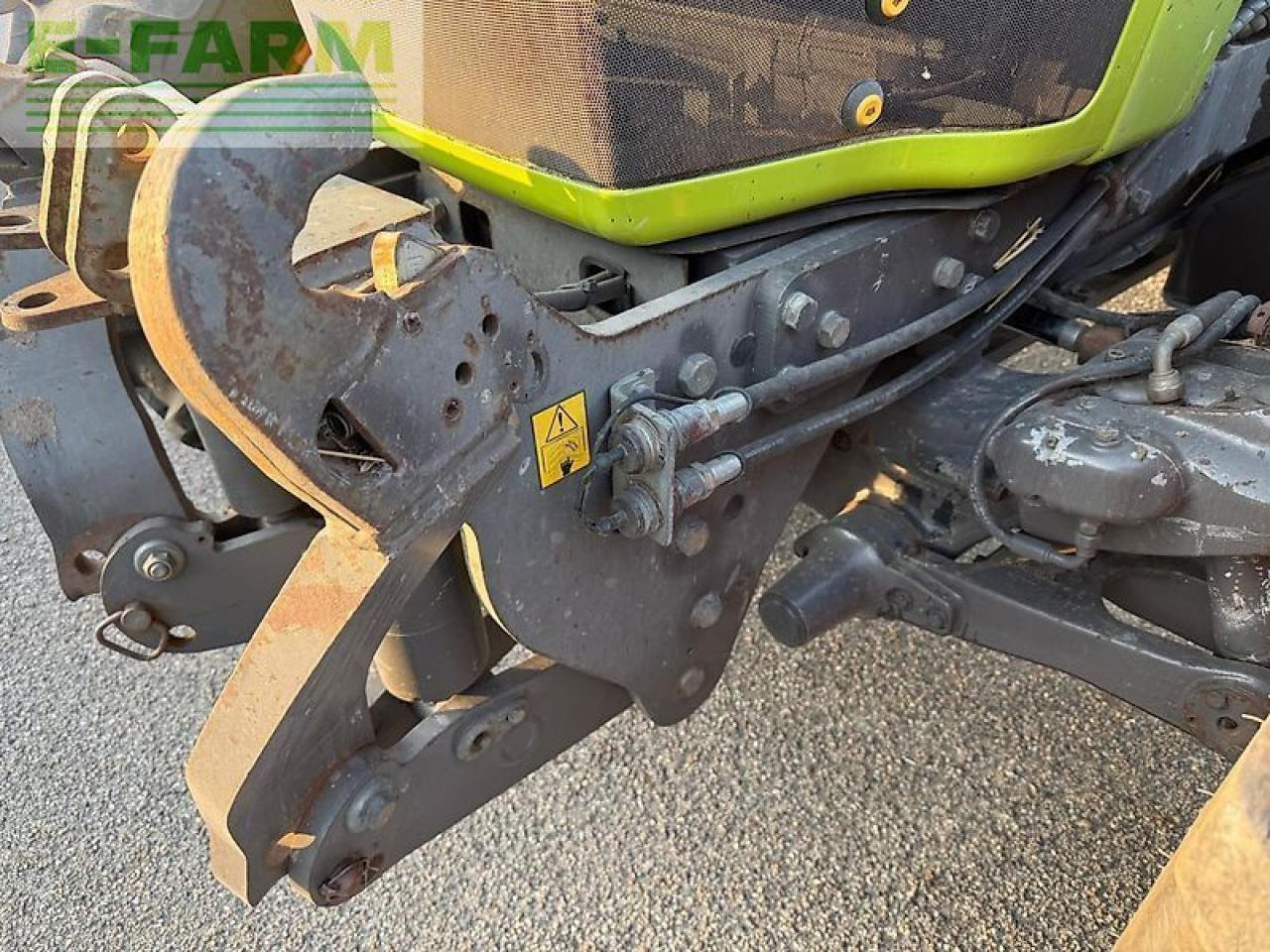 جرار CLAAS 820: صورة 7