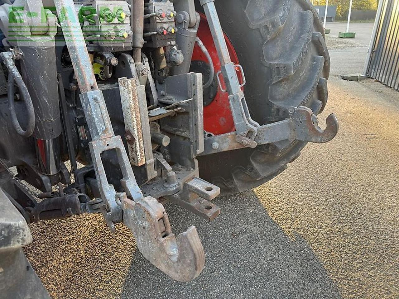 جرار CLAAS 820: صورة 9