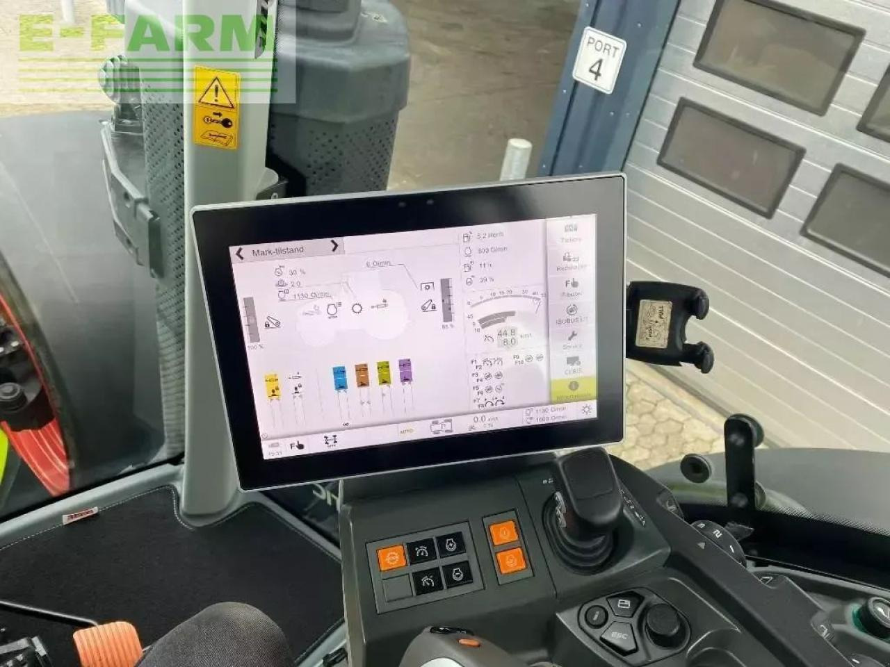 CLAAS axion 940 cmatic - جرار: صورة 4 CLAAS axion 940 cmatic - جرار: صورة 4