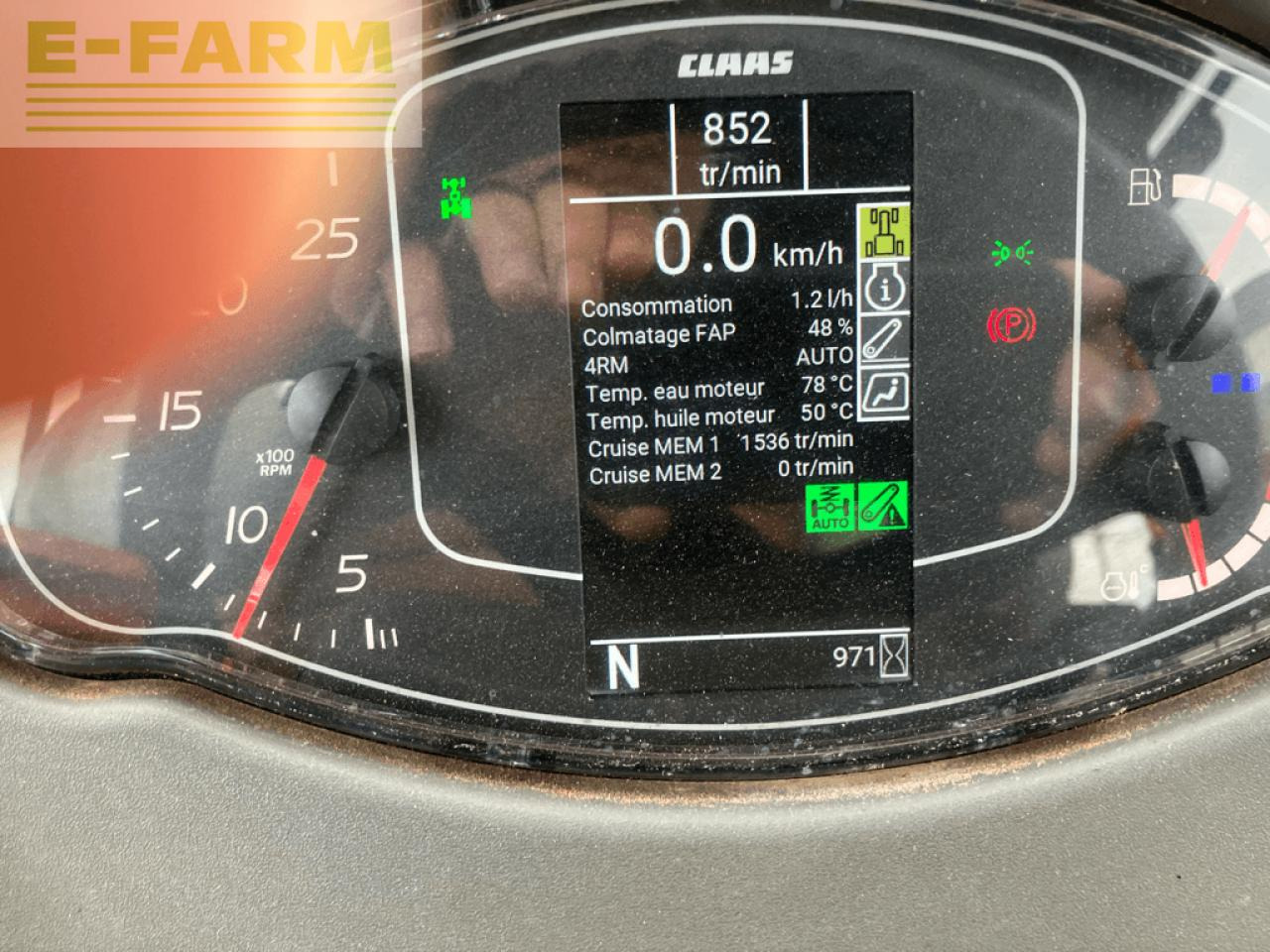 جرار CLAAS nexos 240 m: صورة 8
