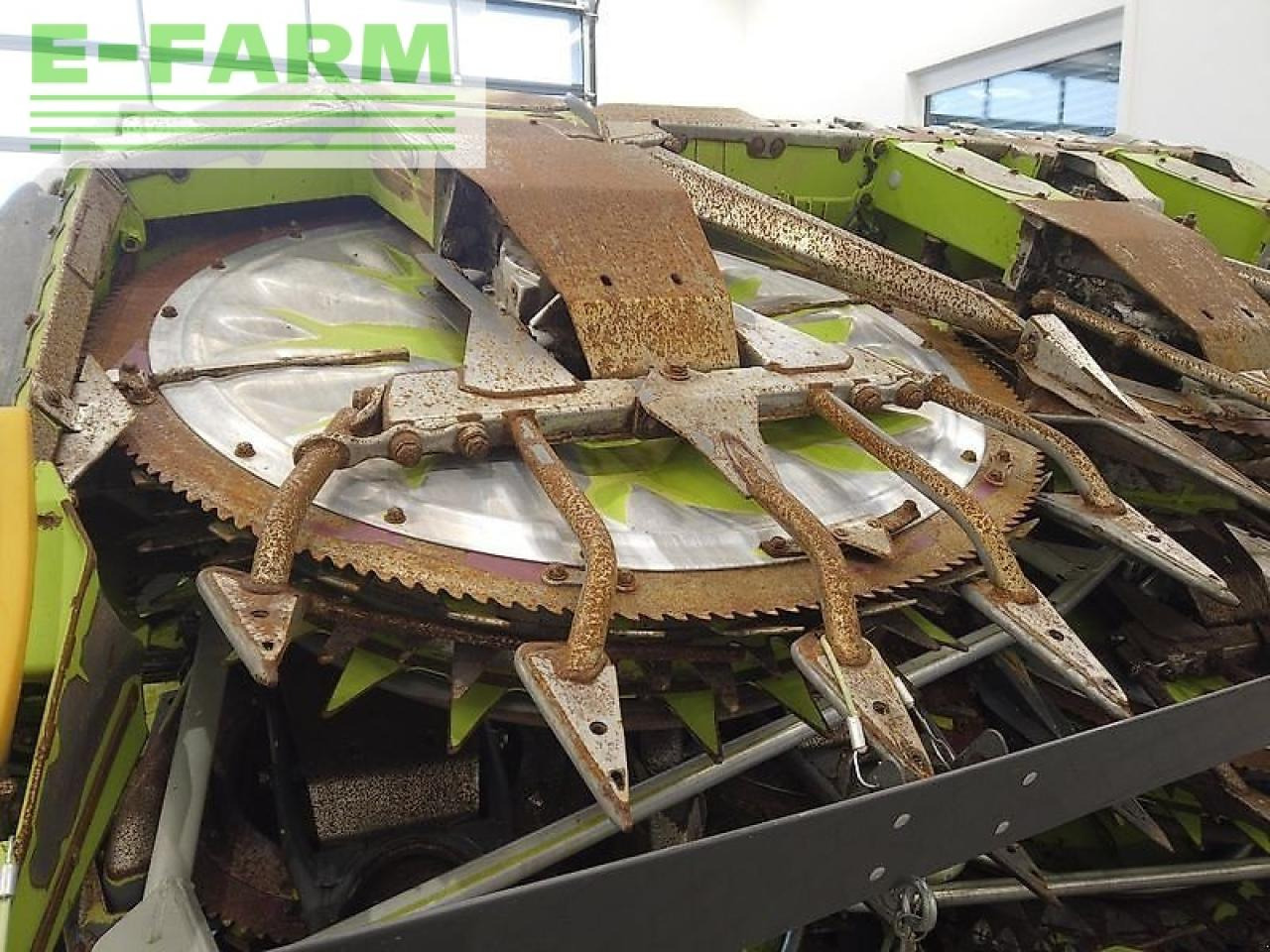 ملحق حصادة أعلاف CLAAS orbis 900: صورة 9