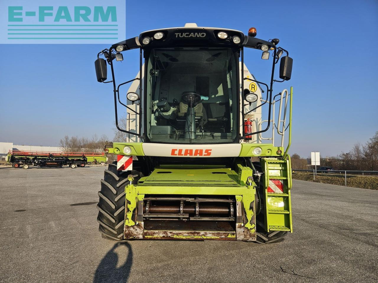 CLAAS tucano 450 - حصادة موحَّدة: صورة 2 CLAAS tucano 450 - حصادة موحَّدة: صورة 2