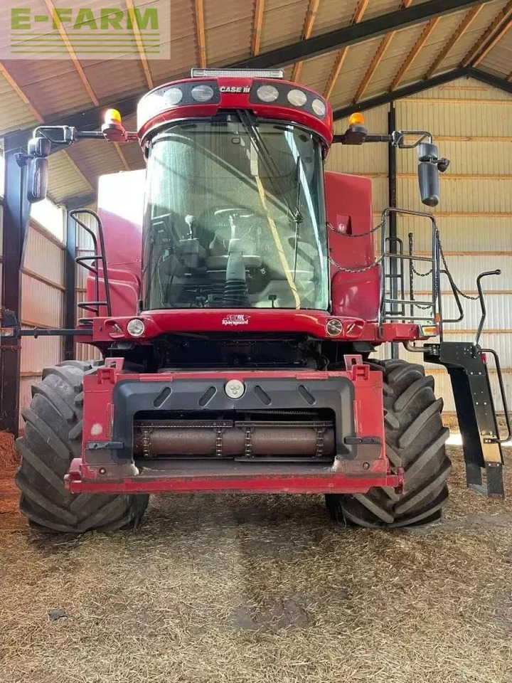 Case-IH 8010 - حصادة موحَّدة: صورة 3 Case-IH 8010 - حصادة موحَّدة: صورة 3