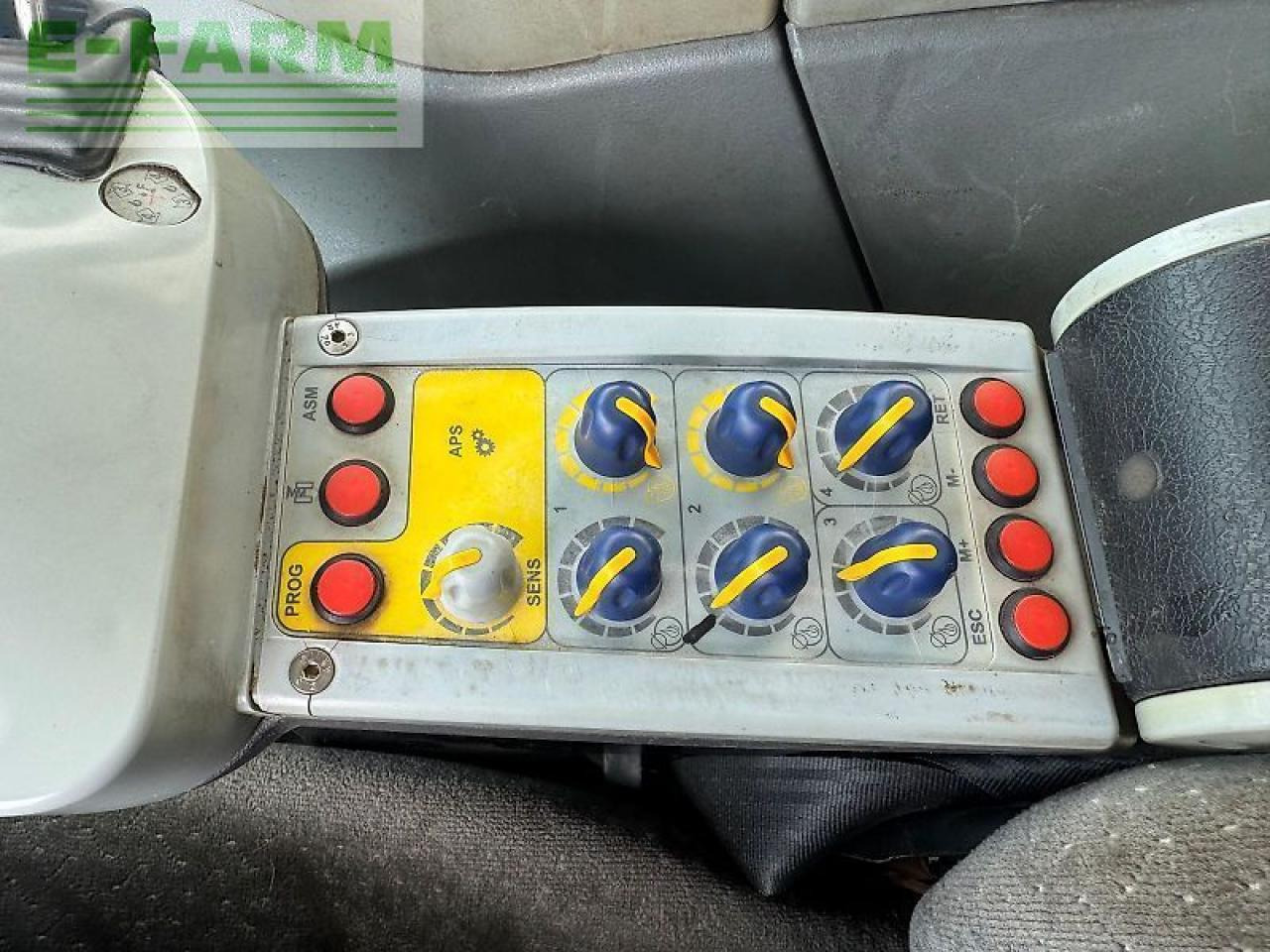 جرار Deutz-Fahr agrotron k 100: صورة 7 جرار Deutz-Fahr agrotron k 100: صورة 7