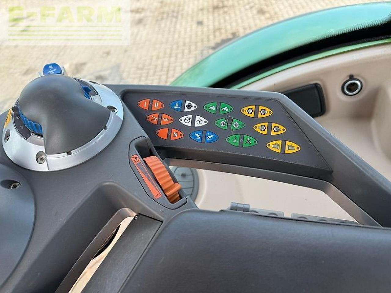 جرار Fendt 724 vario: صورة 17
